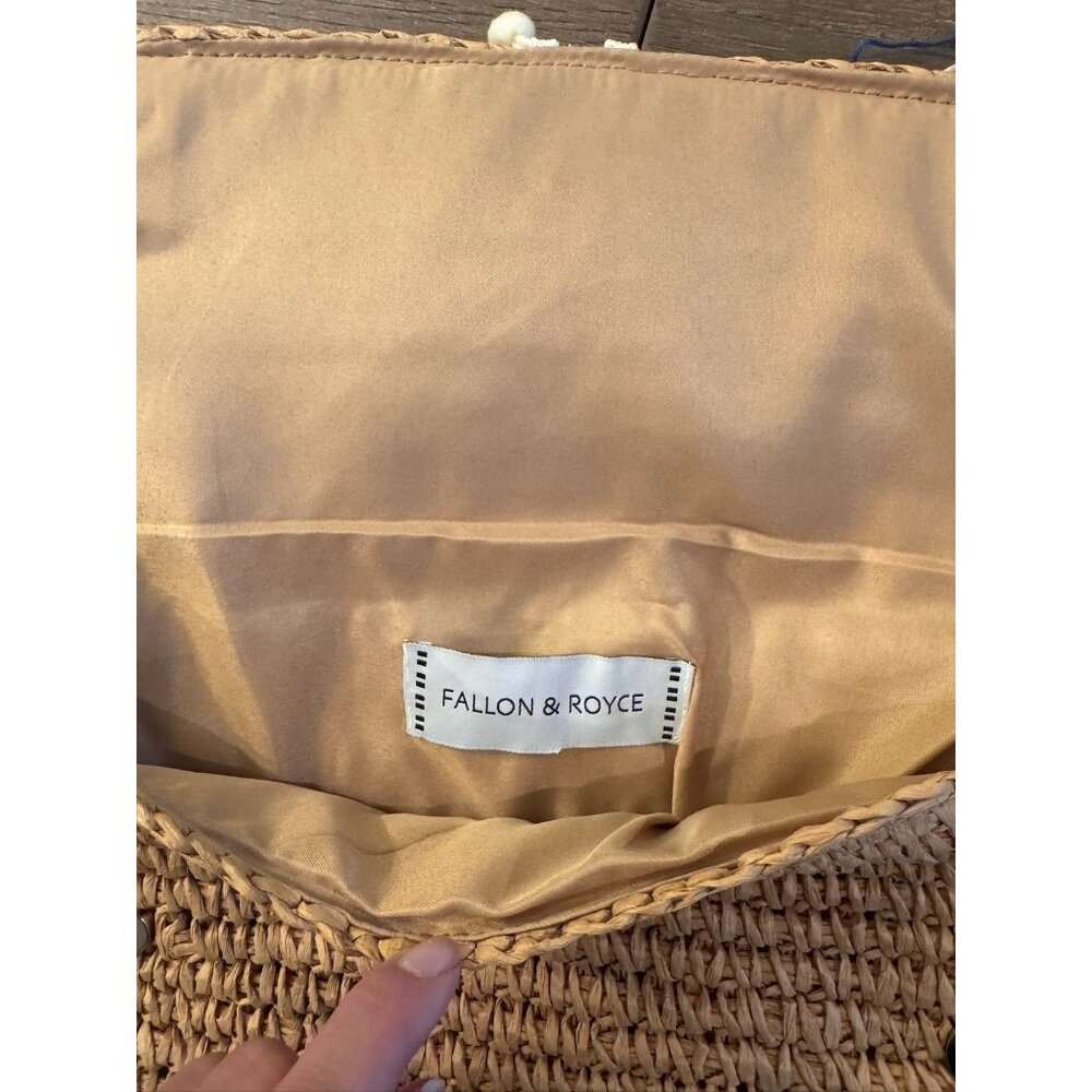 Fallon & Royce Reese Fold Over Straw Clutch Bag Pom Pom Accent - Picture 3 of 7